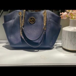 Micheal Kors hang bag!